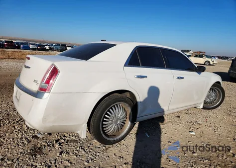 2014 Chrysler 300C Luxury z USA, uszkodzony, nr VIN 2C3CCASG7EH105923